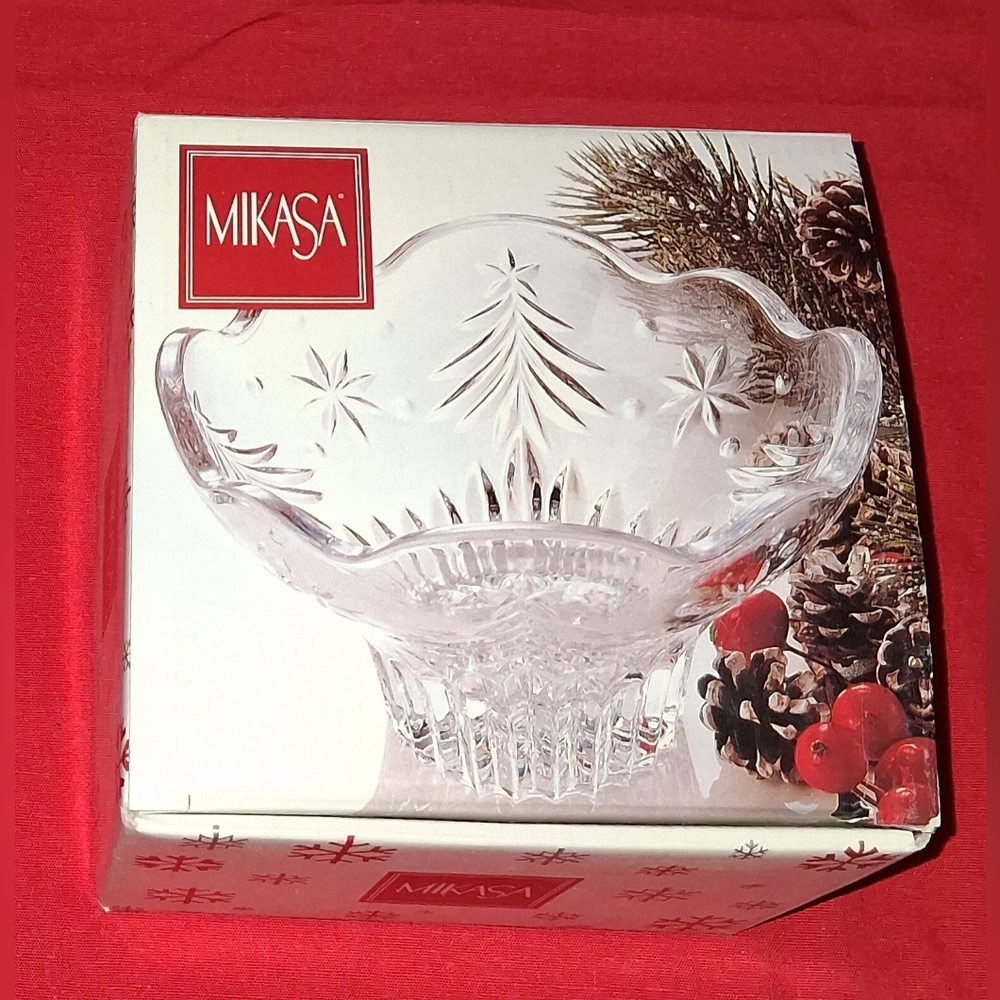Mikasa Christmas Night 6" Crystal Footed Bowl NIB